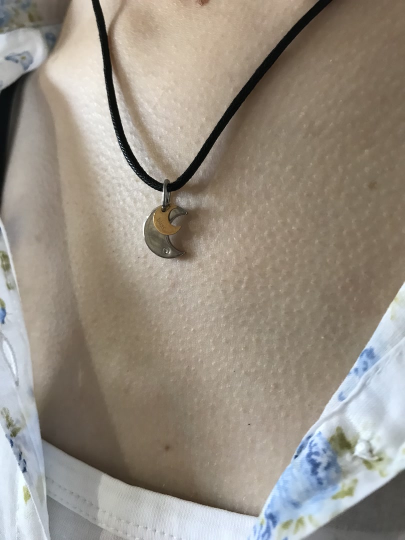 Колье с подвеской полумесяц