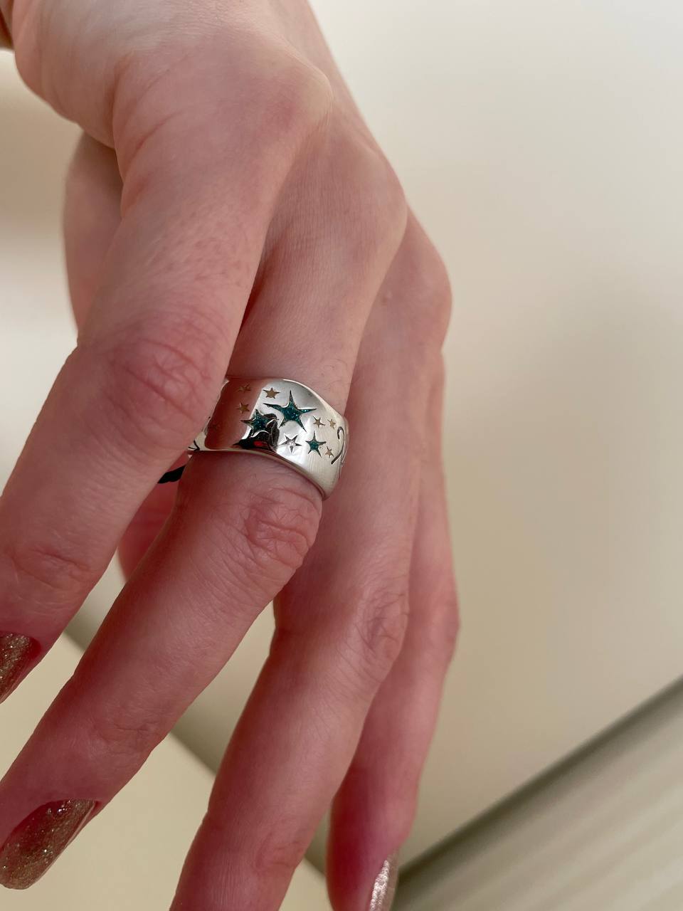 Кольцо со звездами и надписью